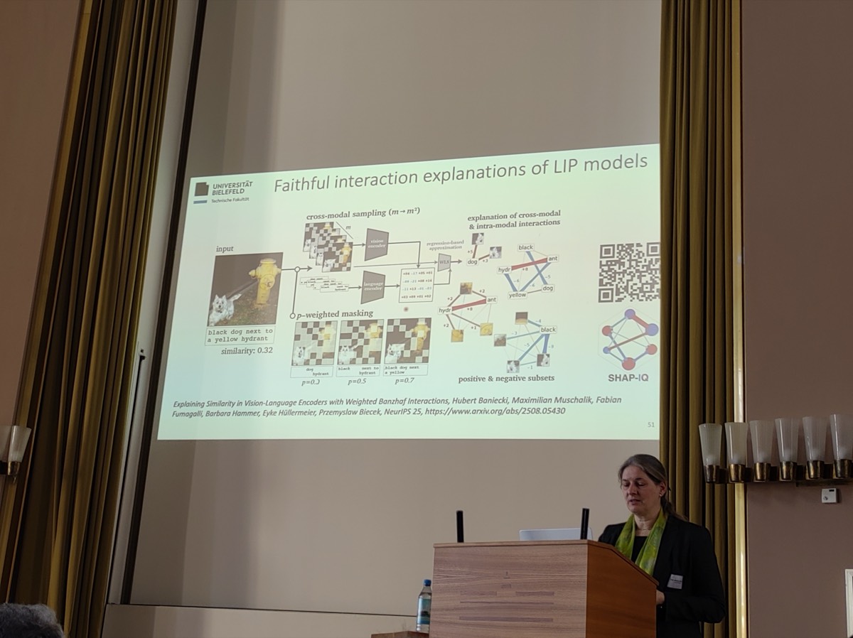 Vortrag von Barbara Hammer über erklärbare KI beim CDSC Kick-off